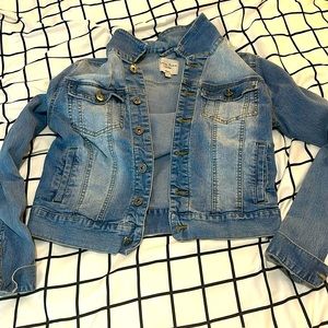 cute jean jacket!